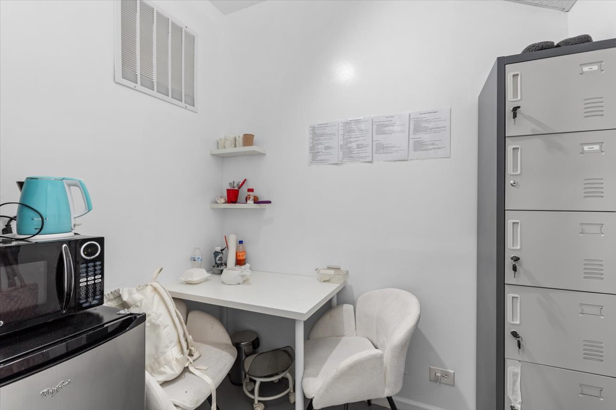 353 W Chicago Avenue Unit: A