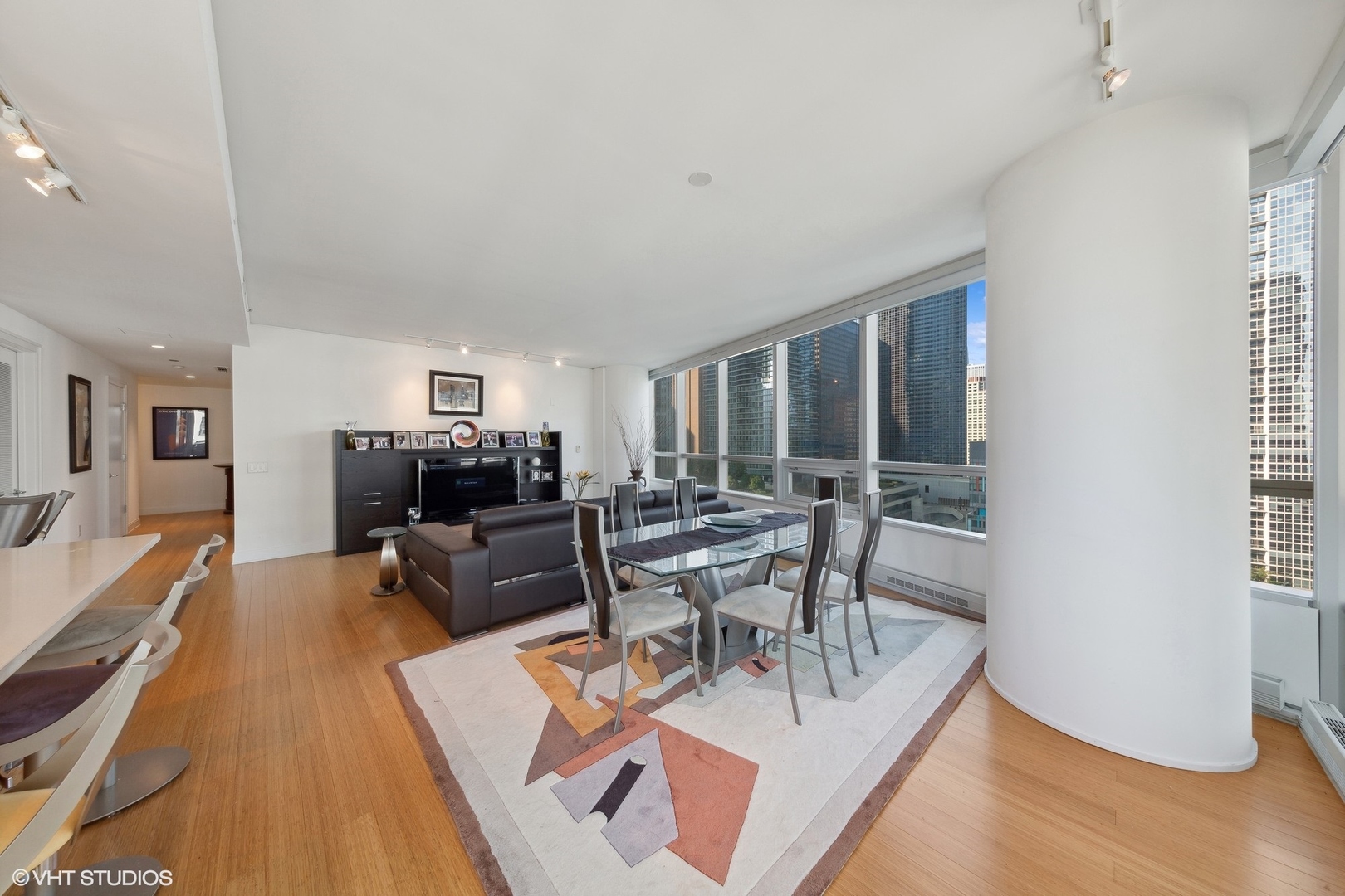 340 E Randolph Street Unit: 1000