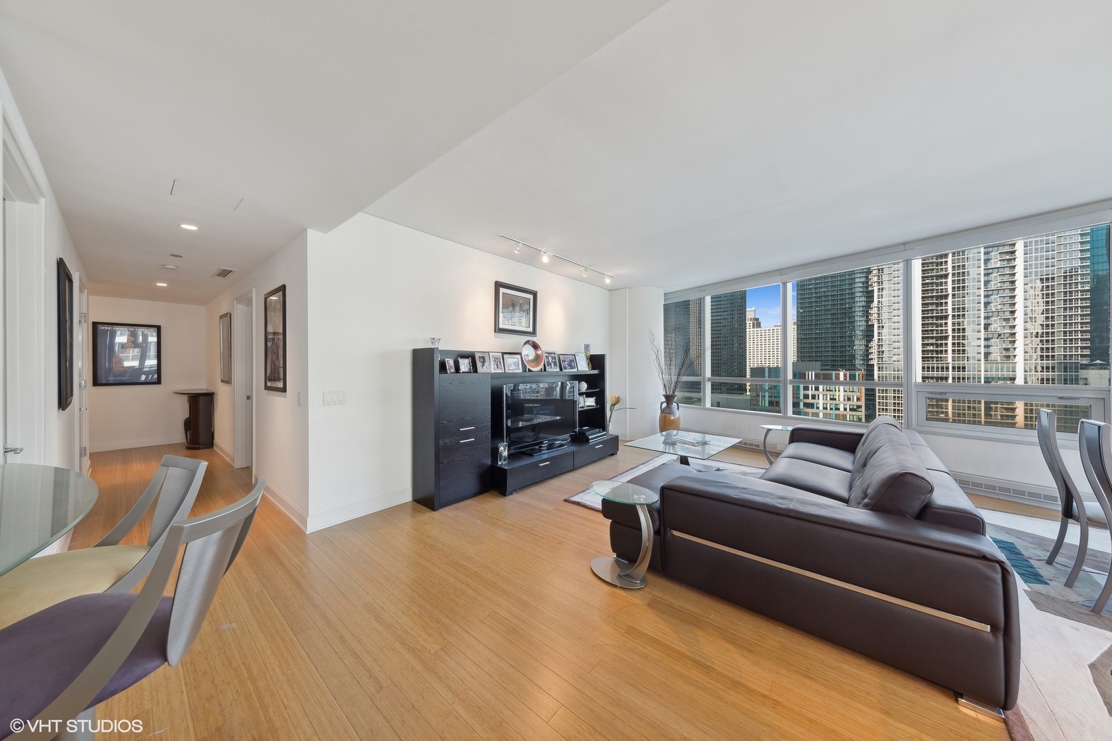 340 E Randolph Street Unit: 1000