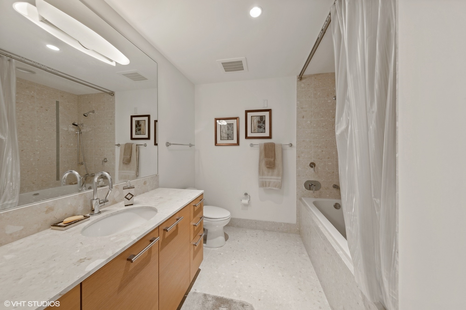 340 E Randolph Street Unit: 1000