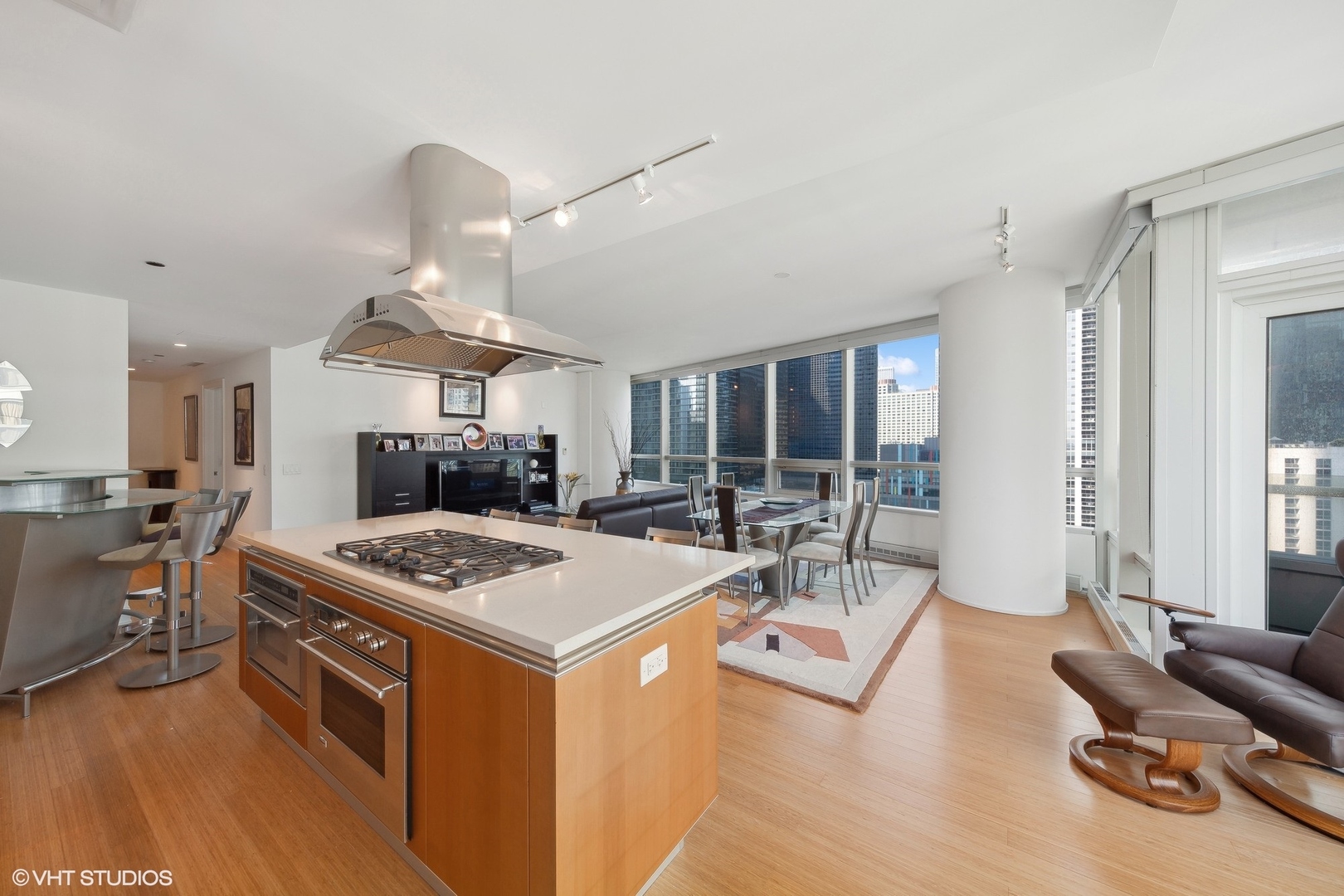 340 E Randolph Street Unit: 1000