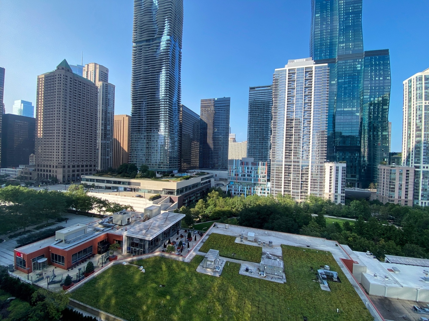340 E Randolph Street Unit: 1000