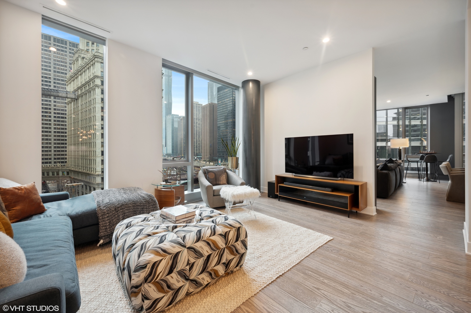 403 N Wabash Avenue Unit: 7A