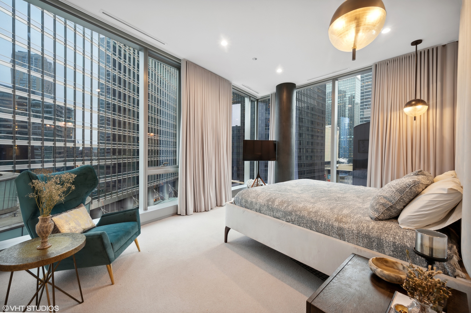 403 N Wabash Avenue Unit: 7A