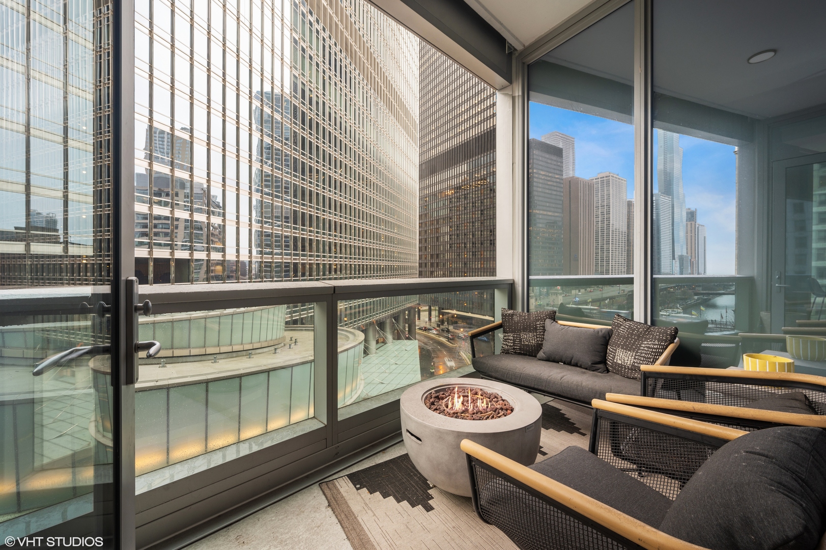 403 N Wabash Avenue Unit: 7A