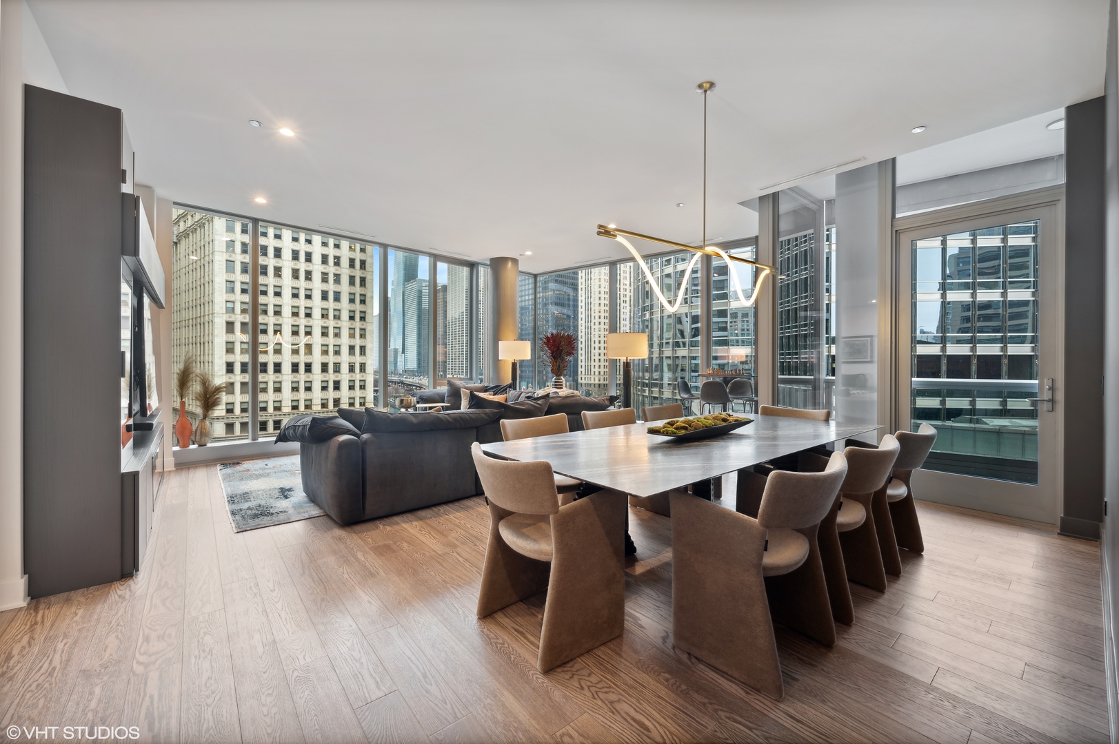 403 N Wabash Avenue Unit: 7A