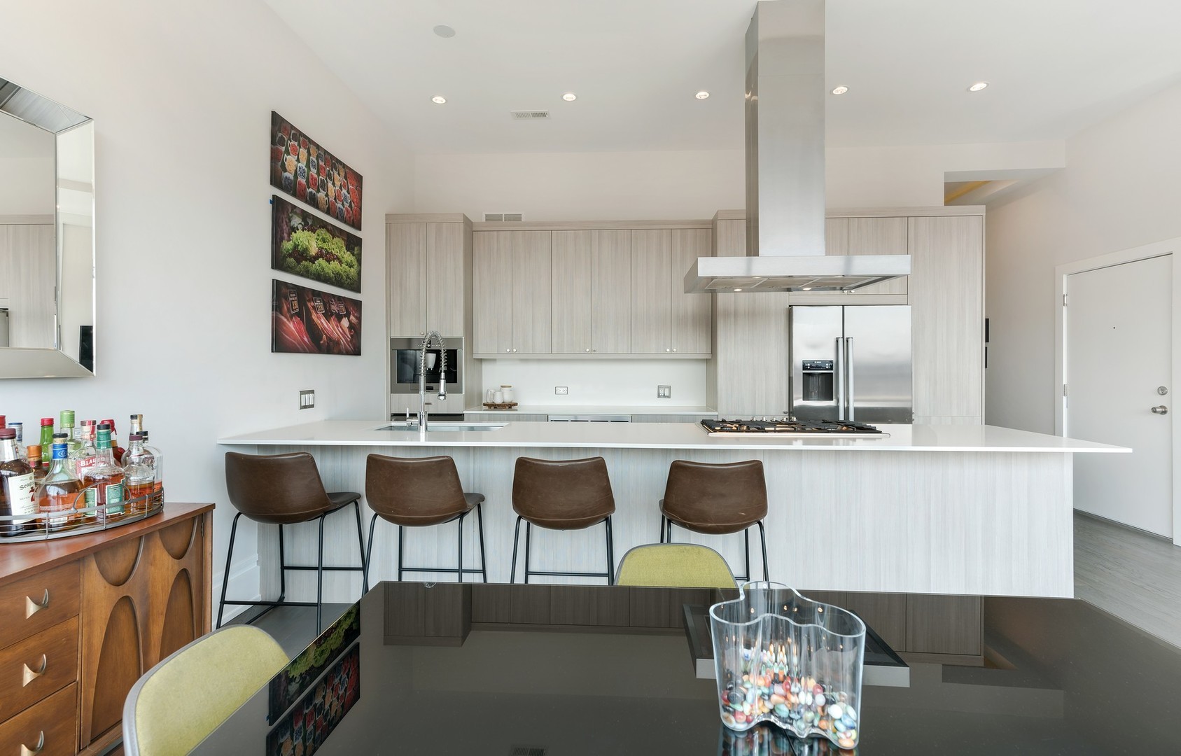 1404 W Chicago Avenue Unit: 4