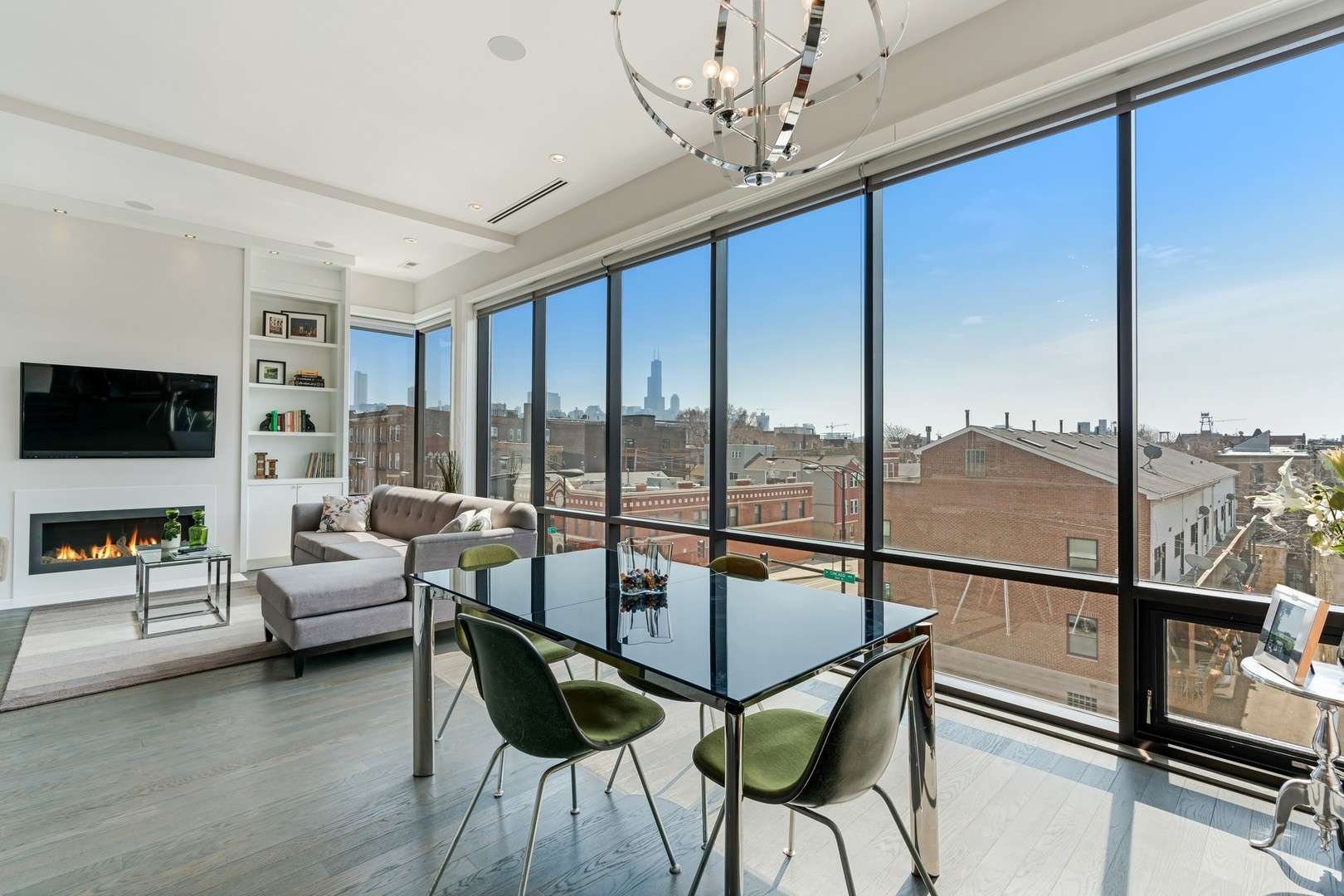 1404 W Chicago Avenue Unit: 4