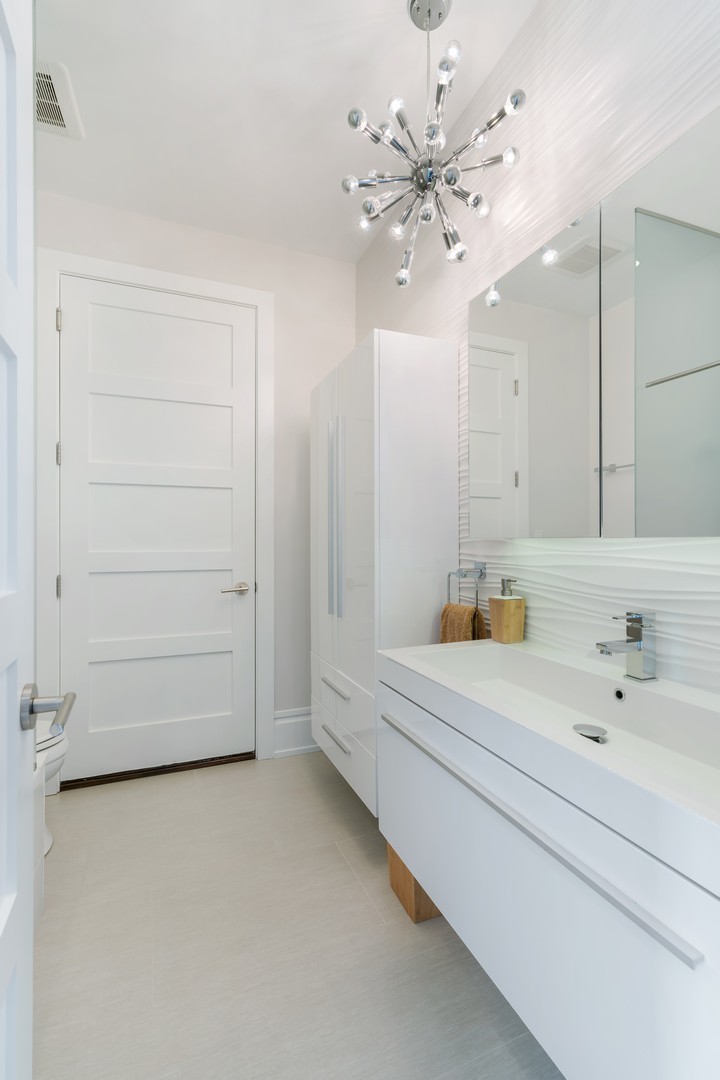 1404 W Chicago Avenue Unit: 4