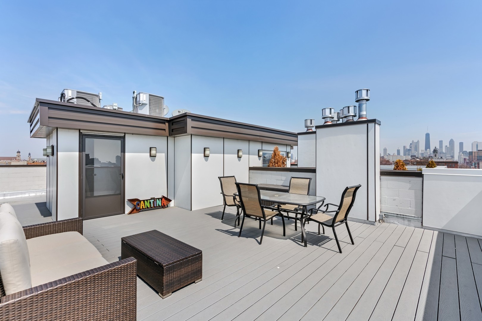 1404 W Chicago Avenue Unit: 4