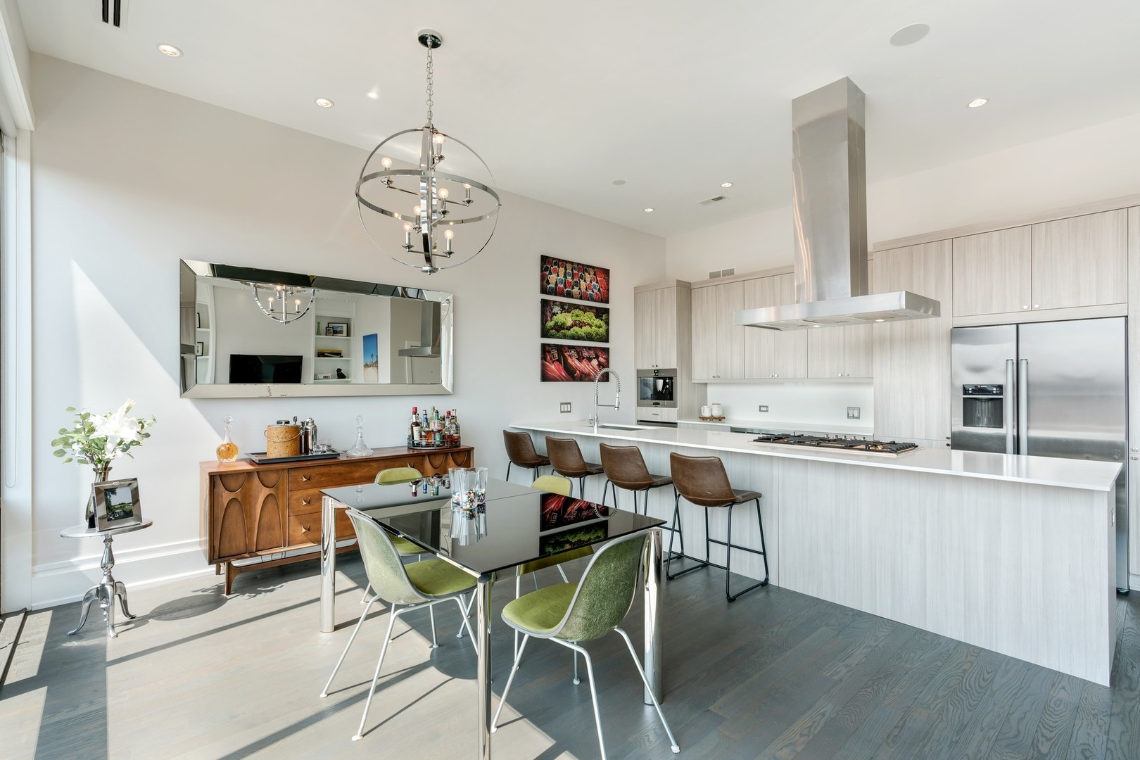 1404 W Chicago Avenue Unit: 4
