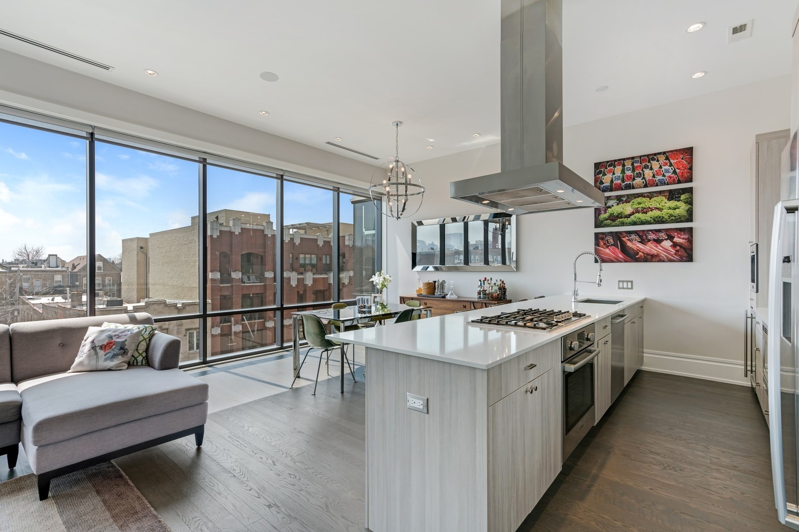 1404 W Chicago Avenue Unit: 4