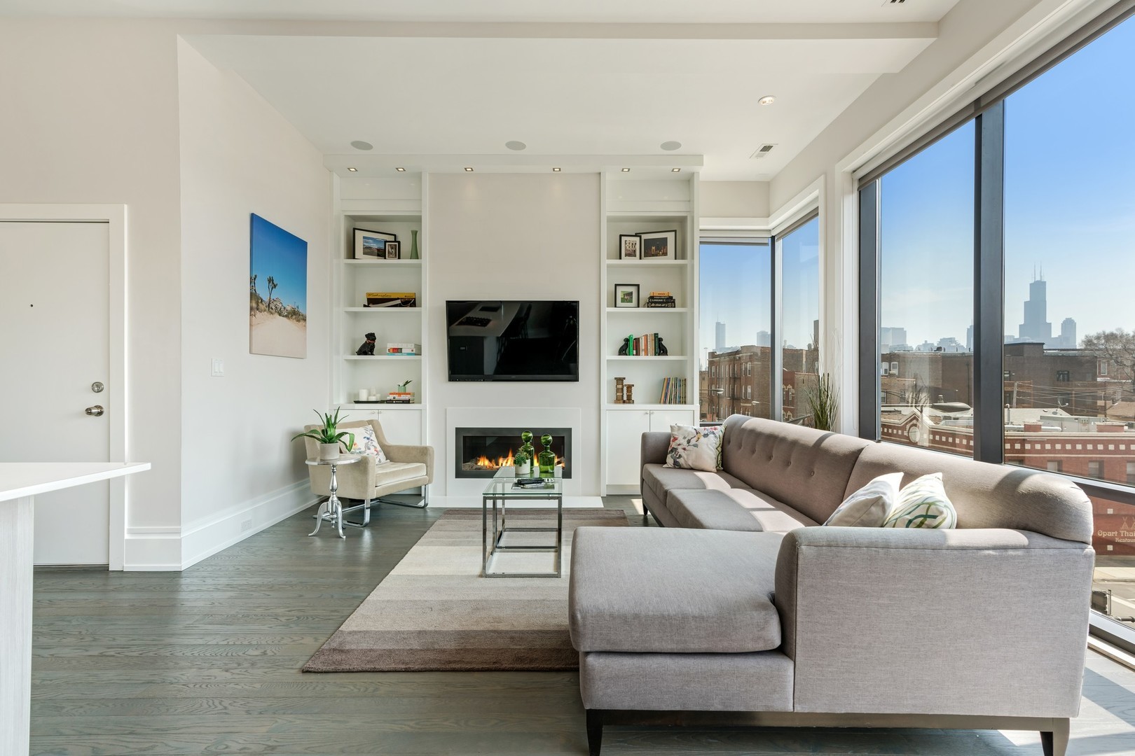 1404 W Chicago Avenue Unit: 4