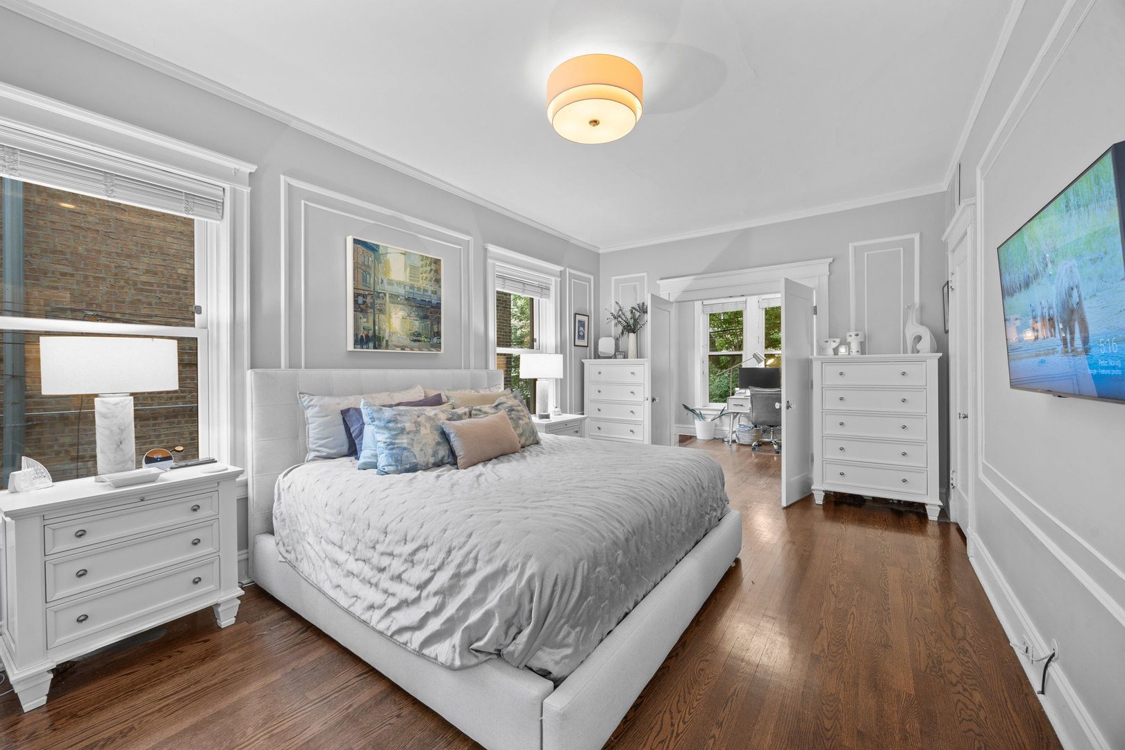 425 W Briar Place Unit: 1E