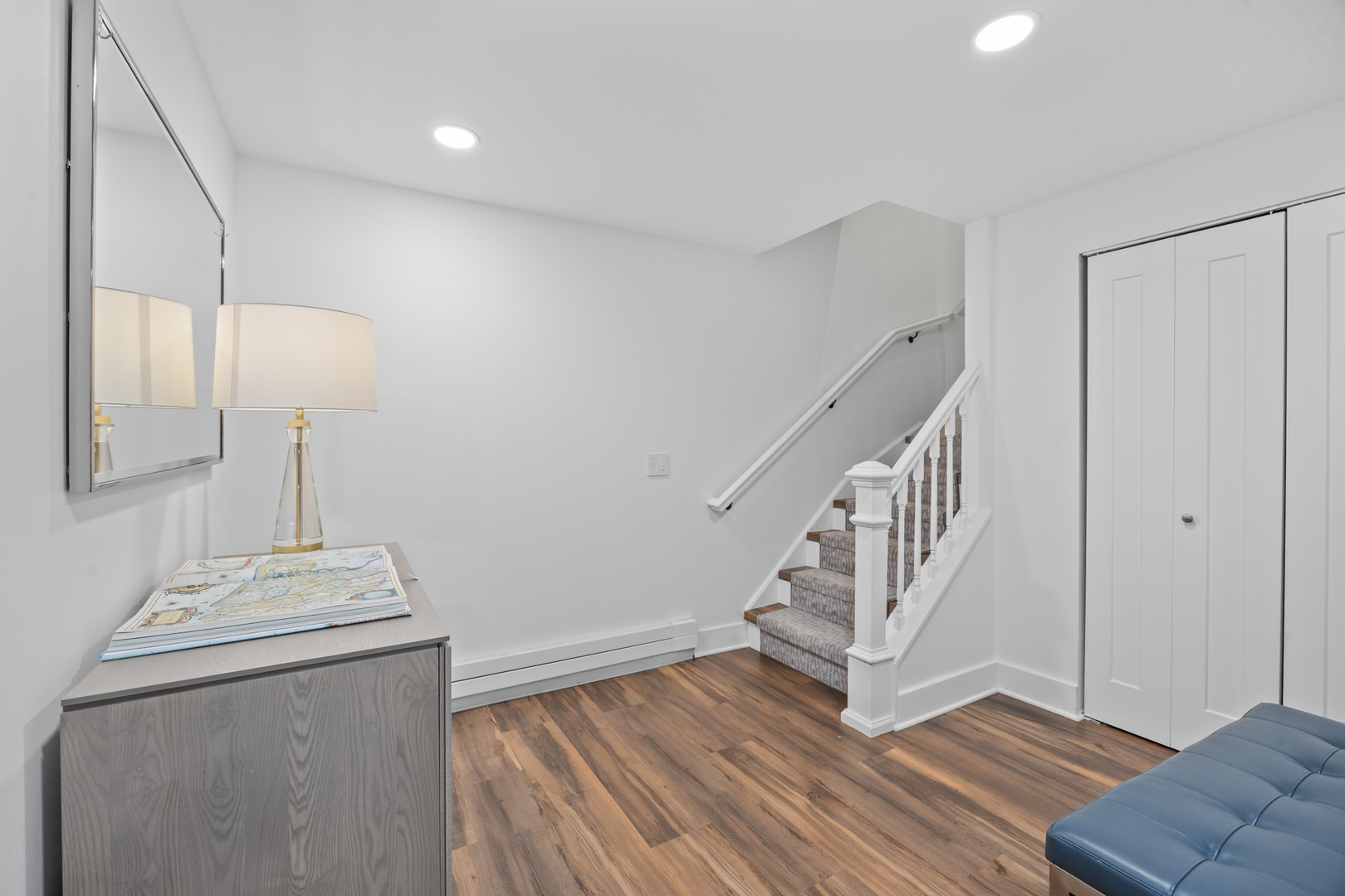 425 W Briar Place Unit: 1E