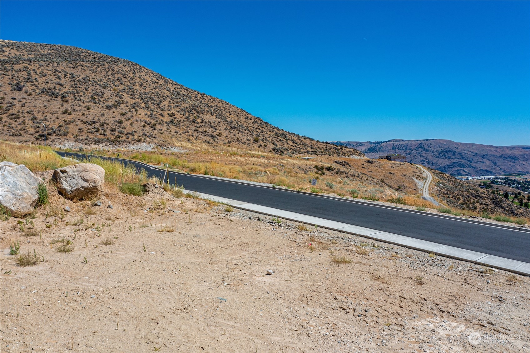922 Long Drive