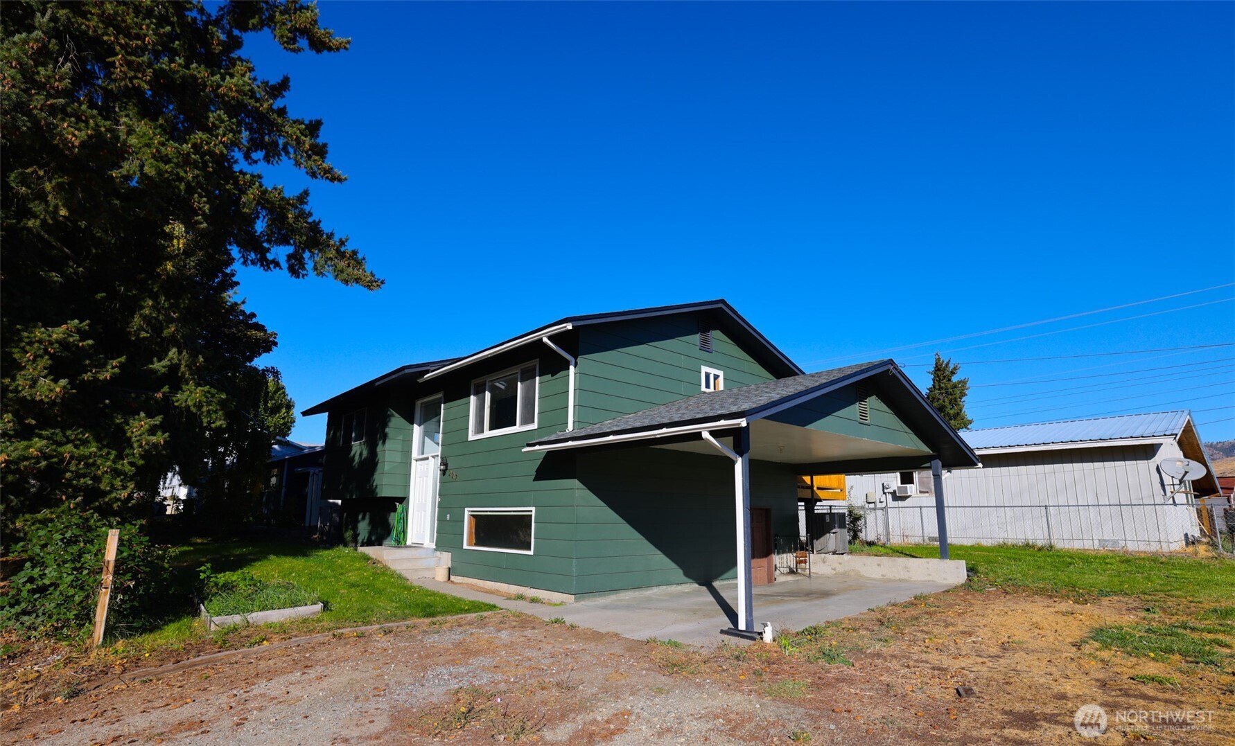 227 E Franklin