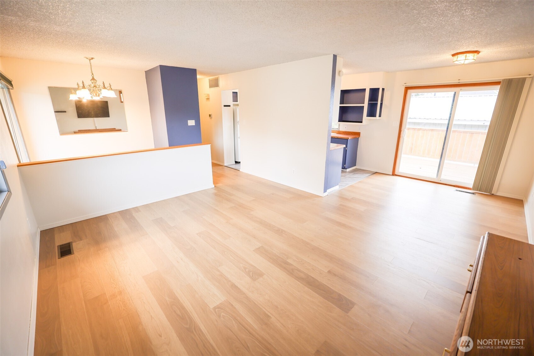 227 E Franklin