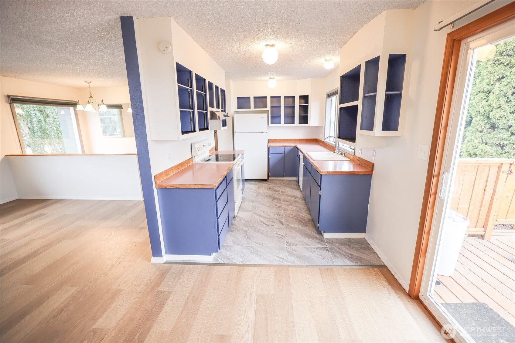 227 E Franklin