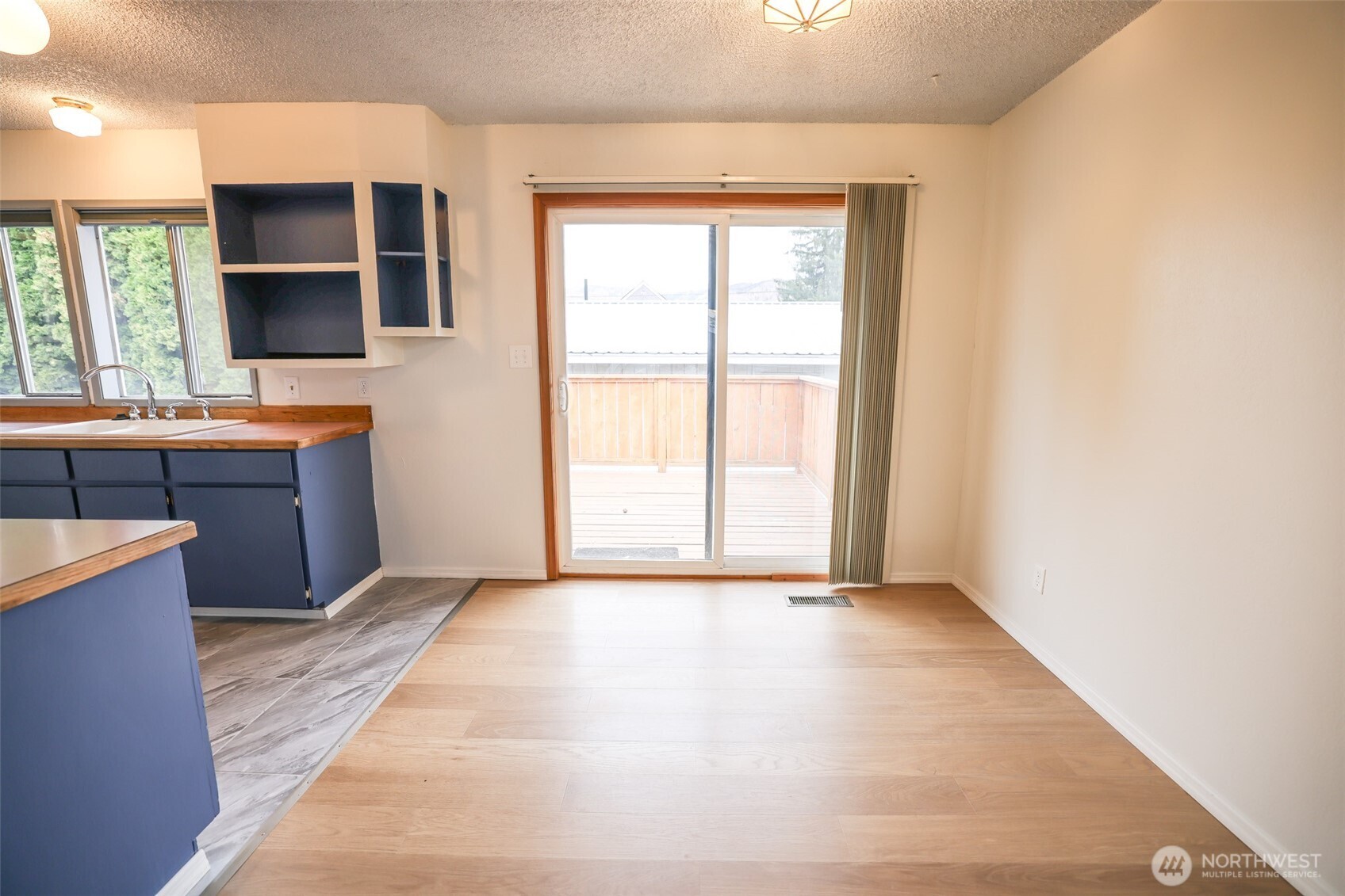 227 E Franklin