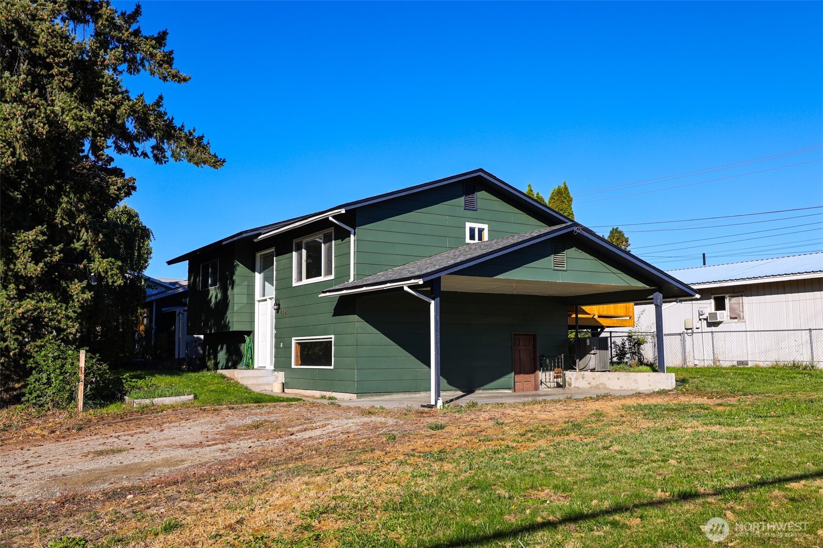 227 E Franklin
