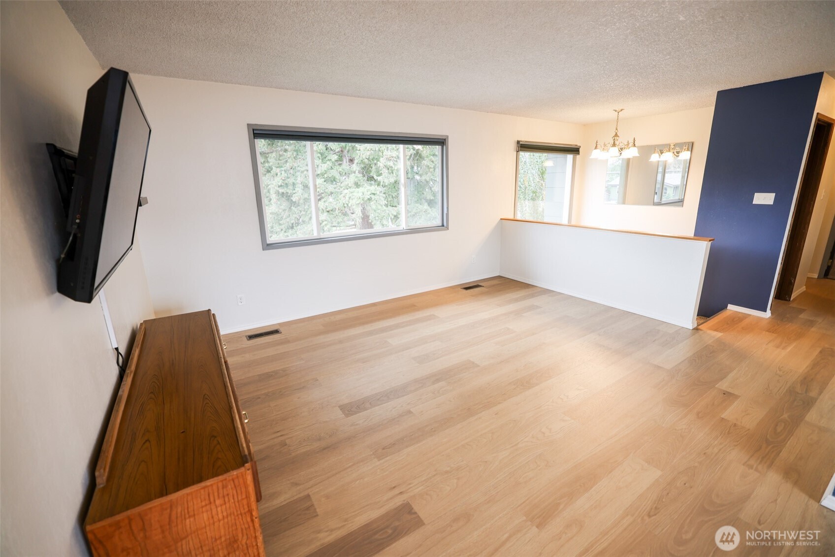 227 E Franklin