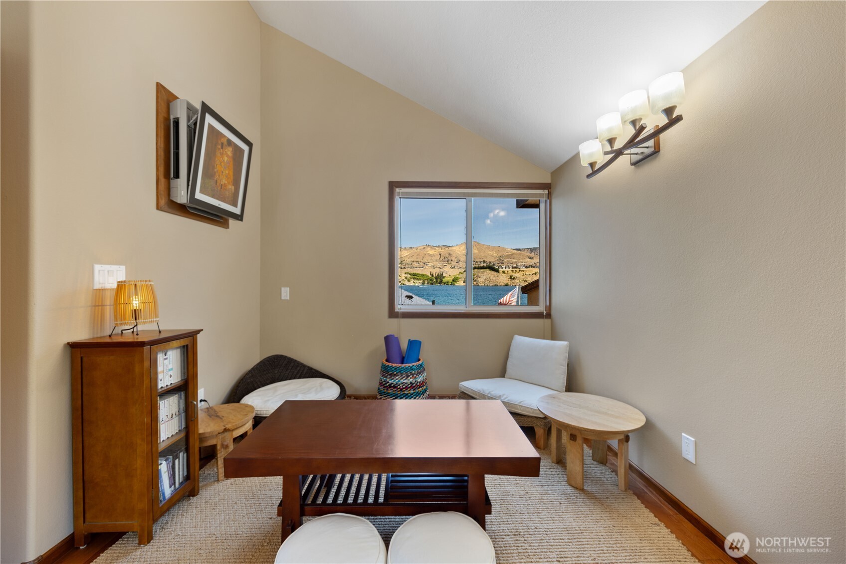 2031 W Terrace Avenue