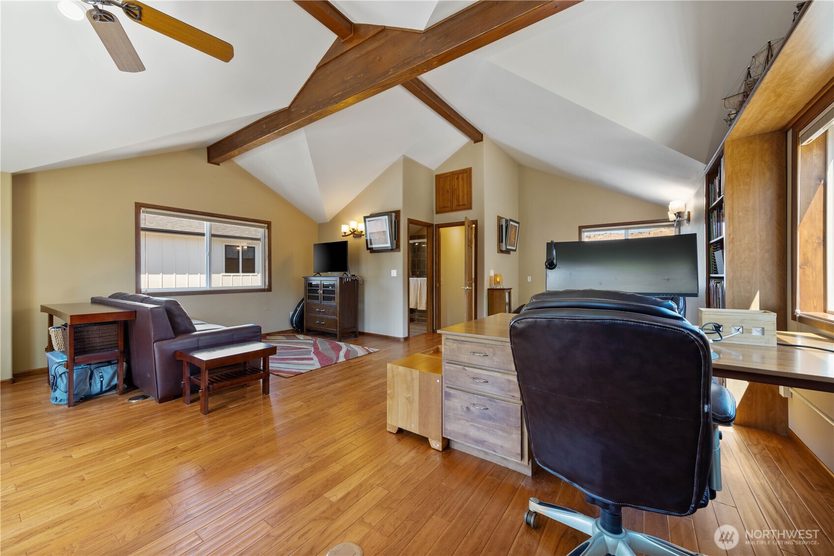 2031 W Terrace Avenue