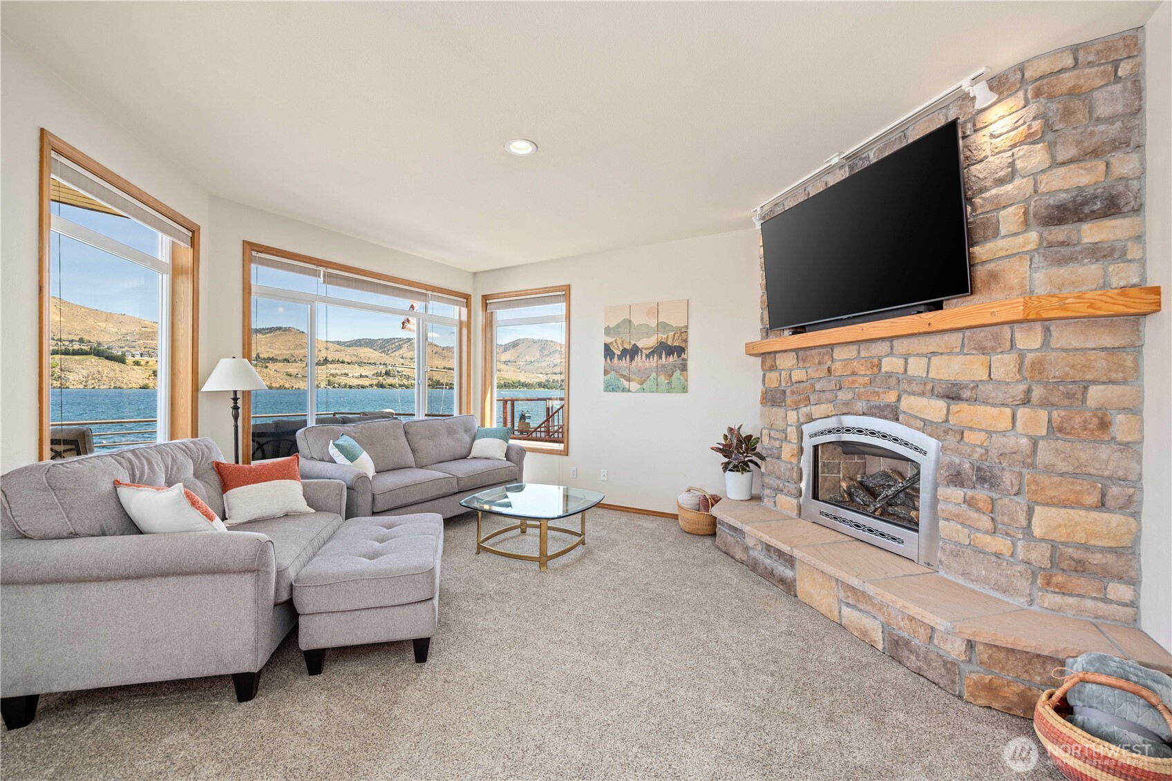 2031 W Terrace Avenue