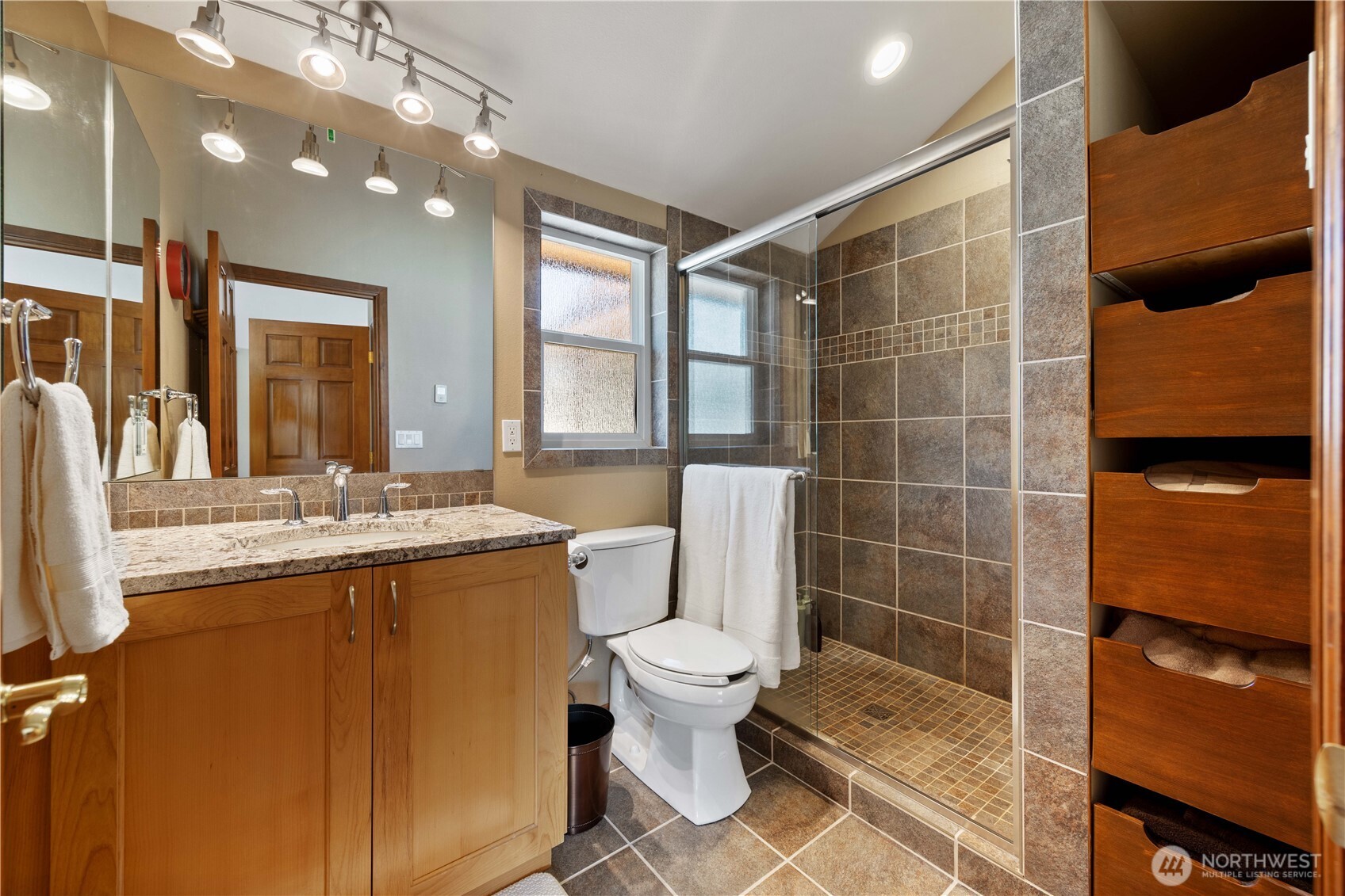 2031 W Terrace Avenue