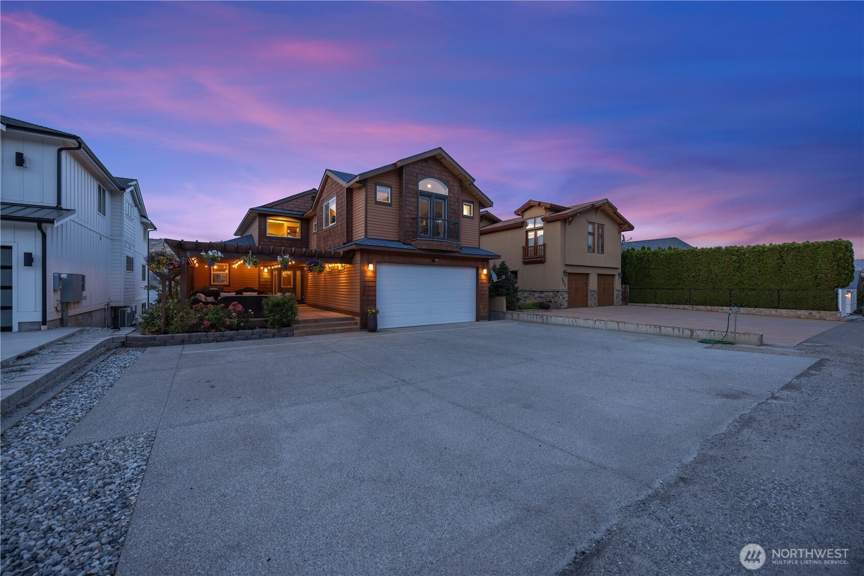 2031 W Terrace Avenue