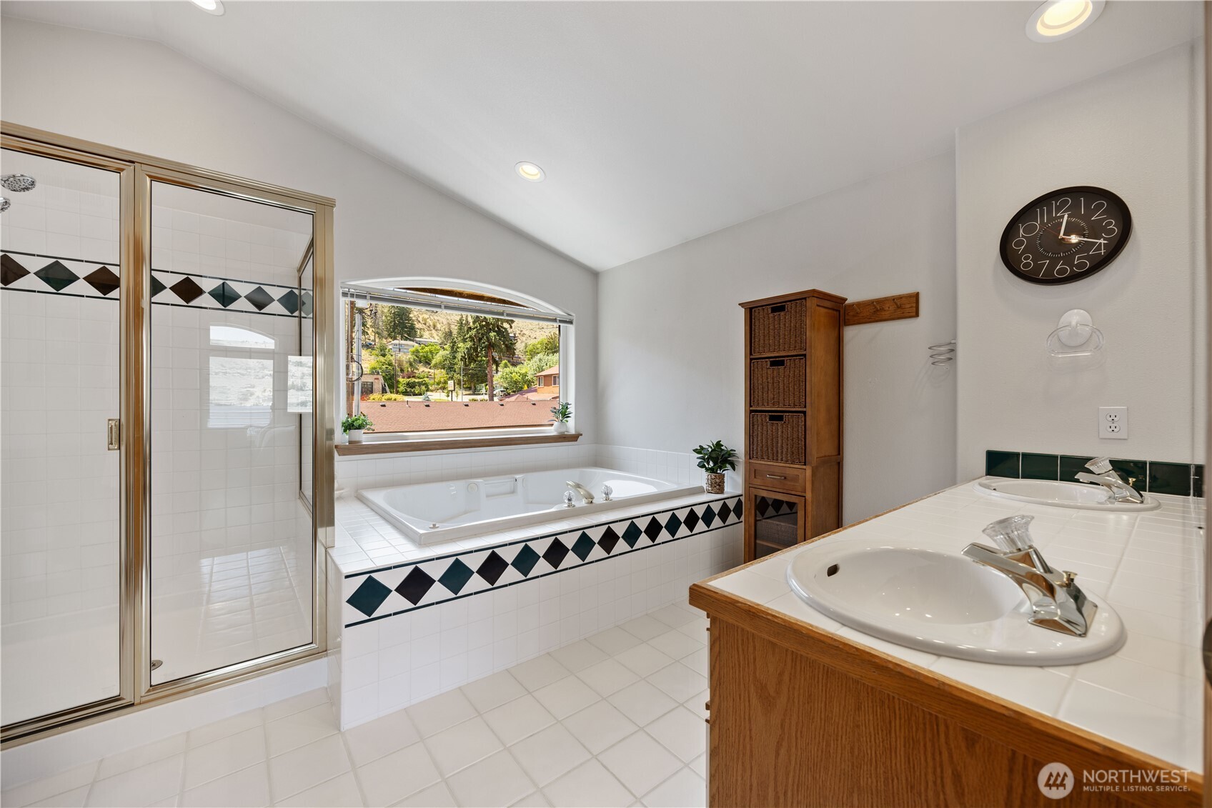 2031 W Terrace Avenue