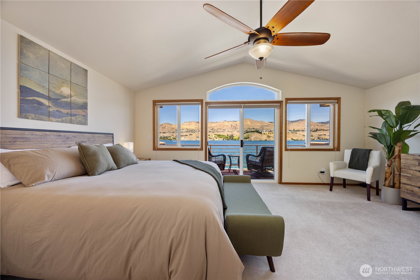 2031 W Terrace Avenue