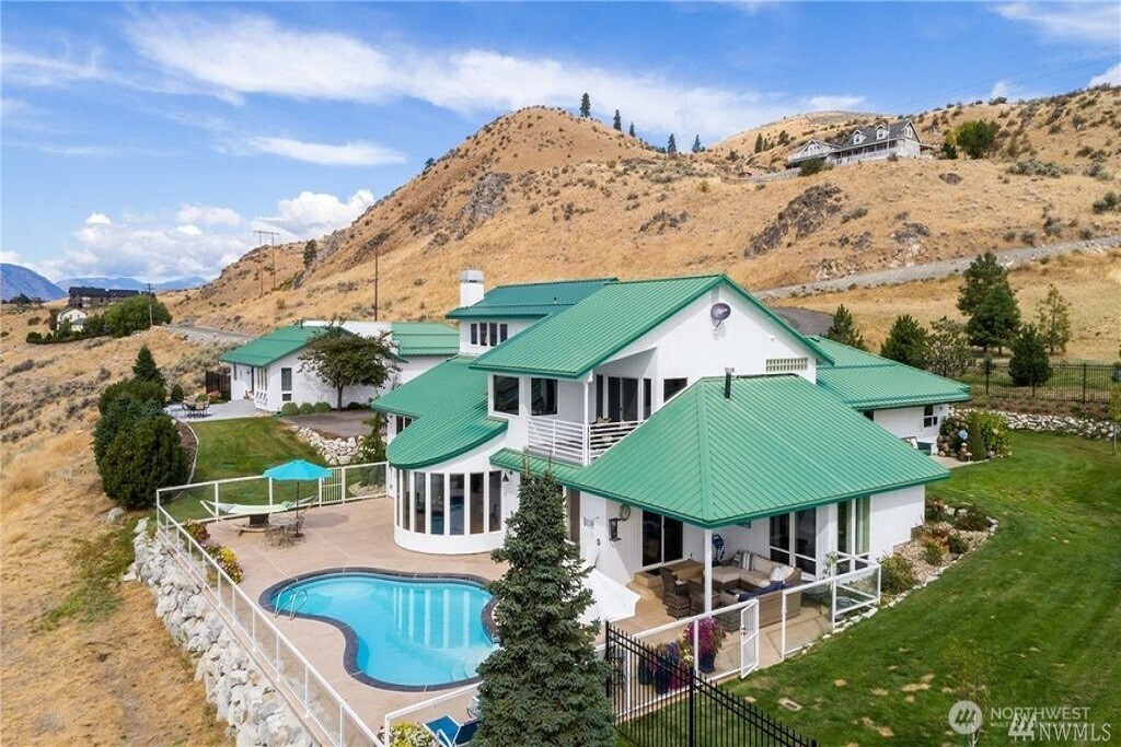 335 Henderson Road