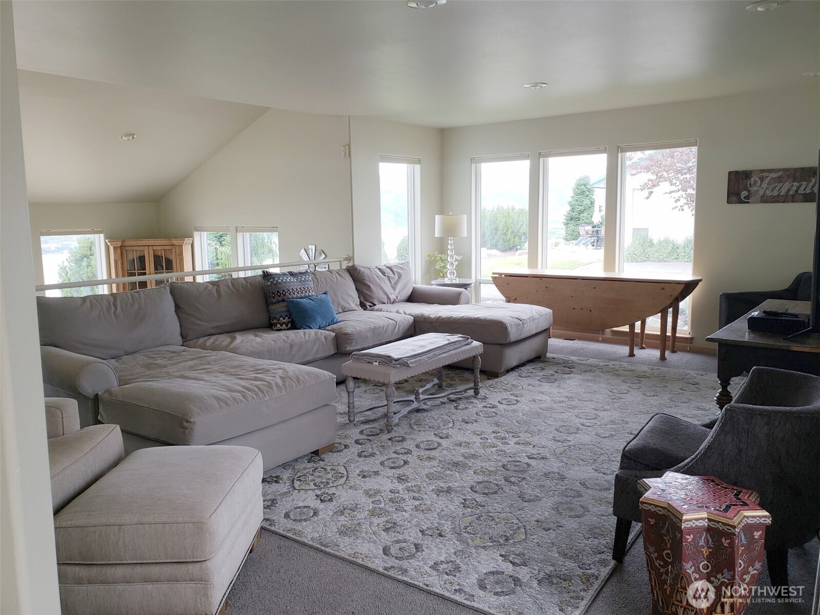 335 Henderson Road