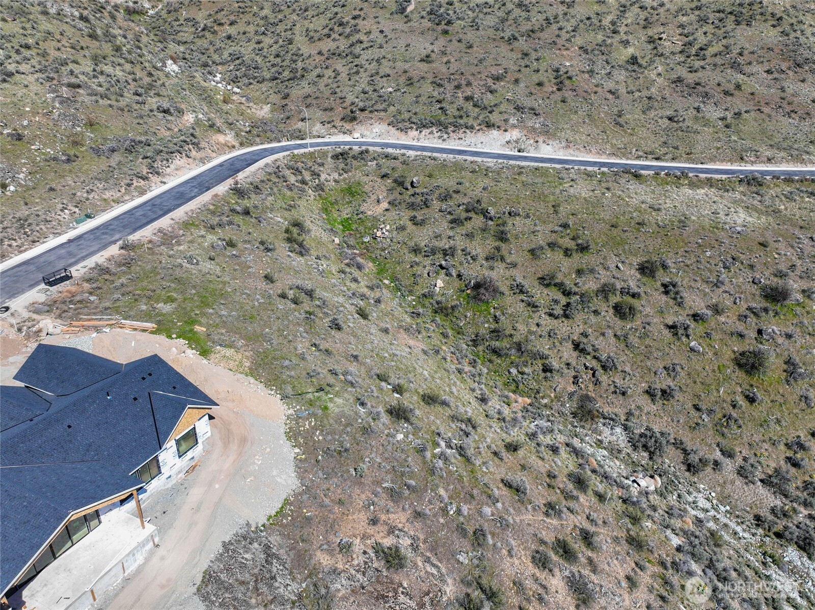 905 & 909 Long Drive