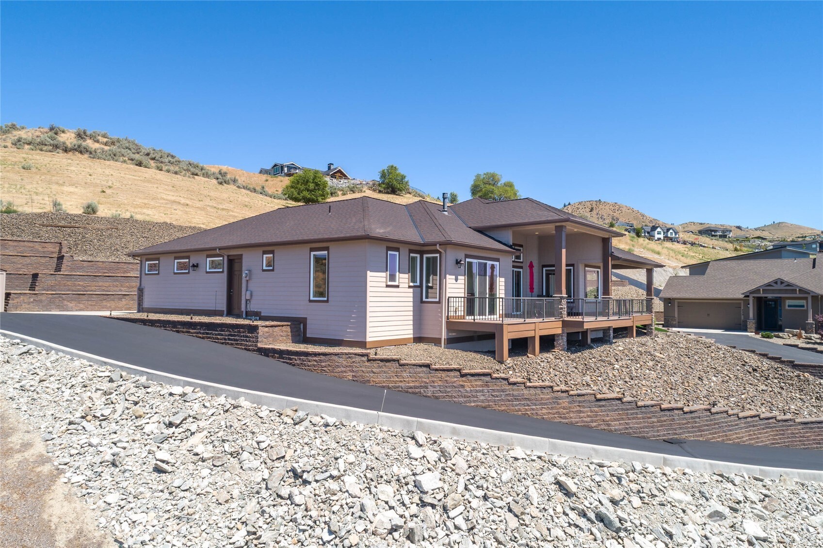 229 Apple Avenue