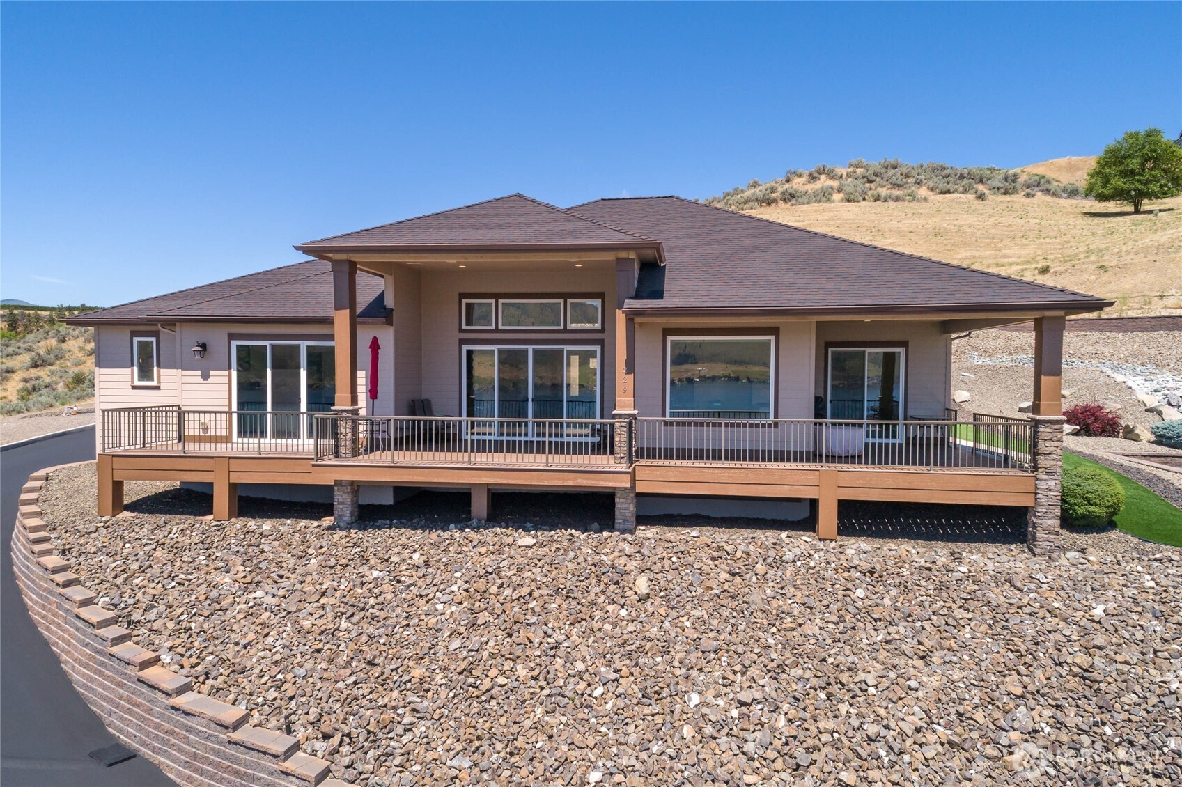 229 Apple Avenue