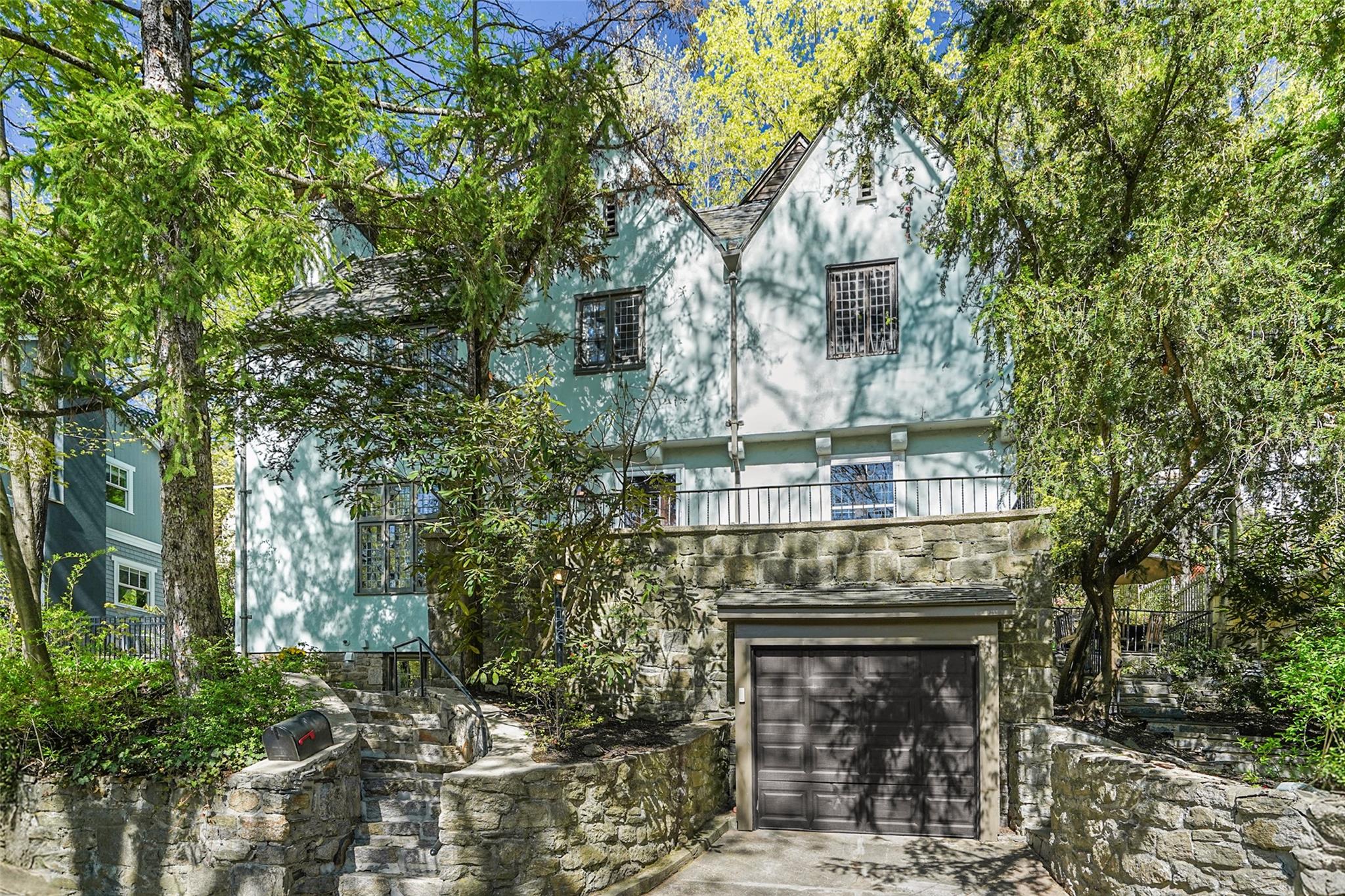 126 Aqueduct Drive