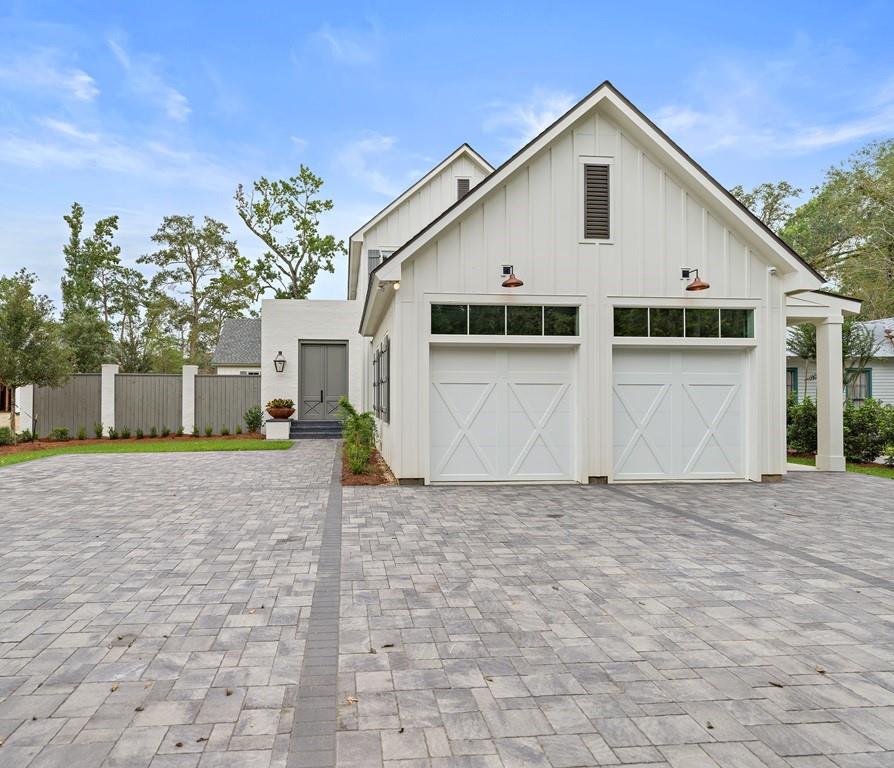 1214 S JAHNCKE Avenue