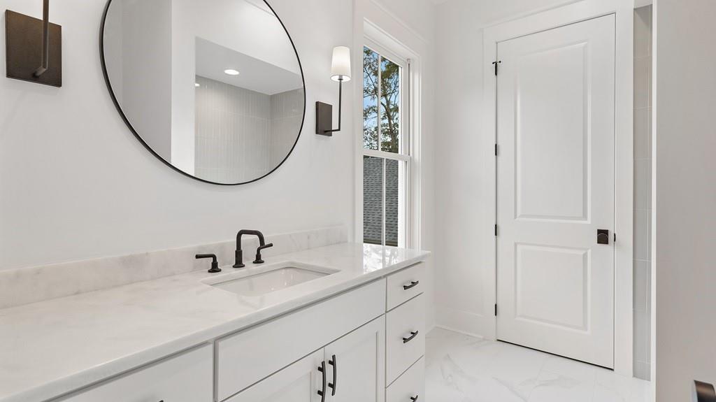 1214 S JAHNCKE Avenue