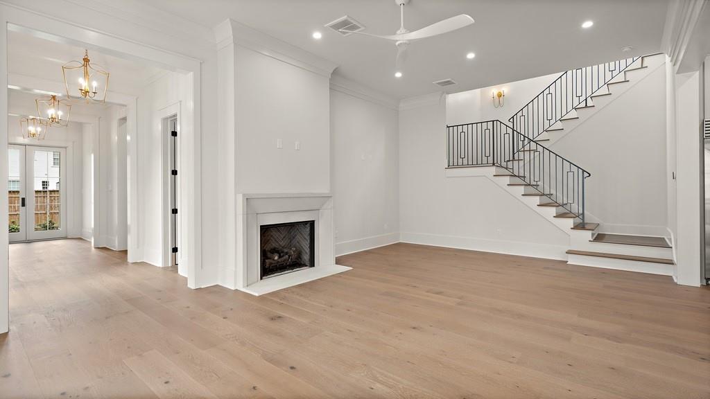 1214 S JAHNCKE Avenue