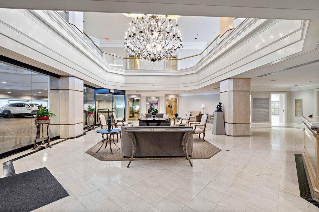 600 PORT OF ORLEANS Place 3B