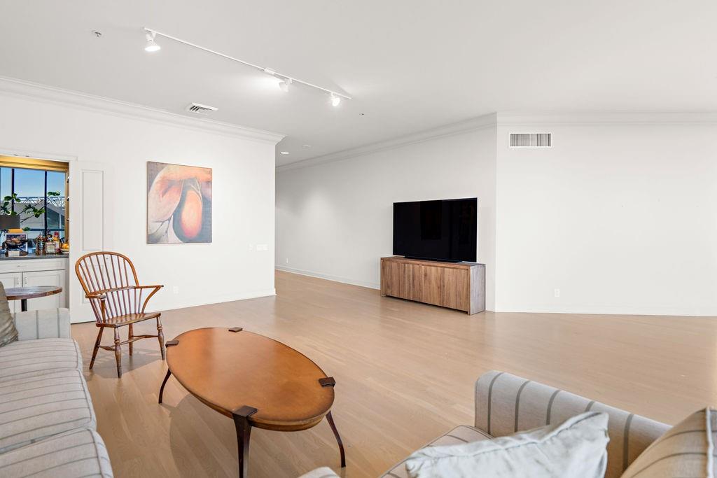 600 PORT OF ORLEANS Place 3B