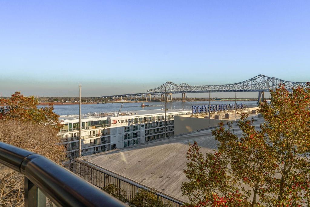 600 PORT OF ORLEANS Place 3B