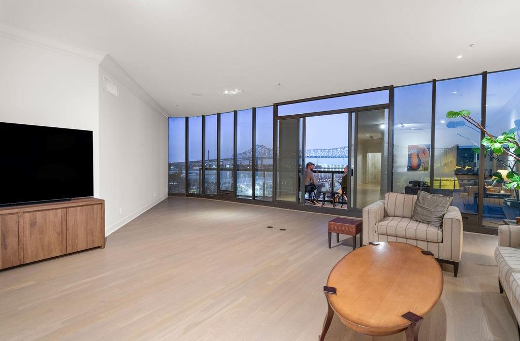 600 PORT OF ORLEANS Place 3B