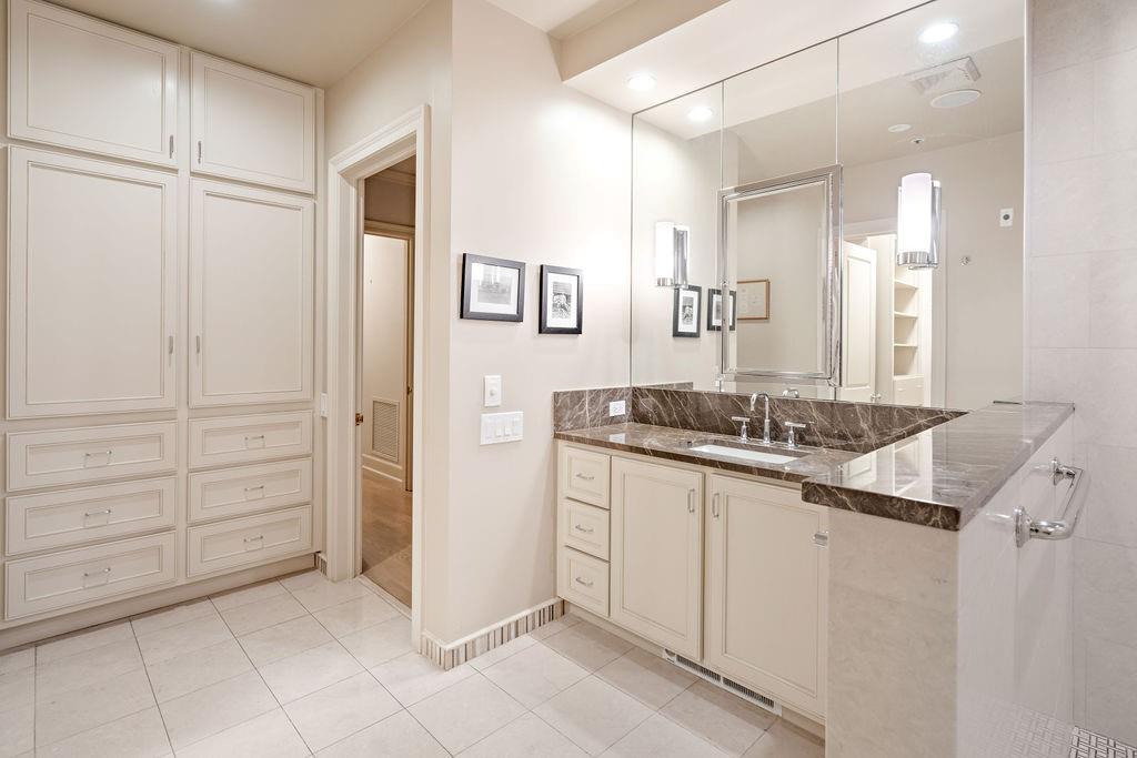 600 PORT OF ORLEANS Place 3B