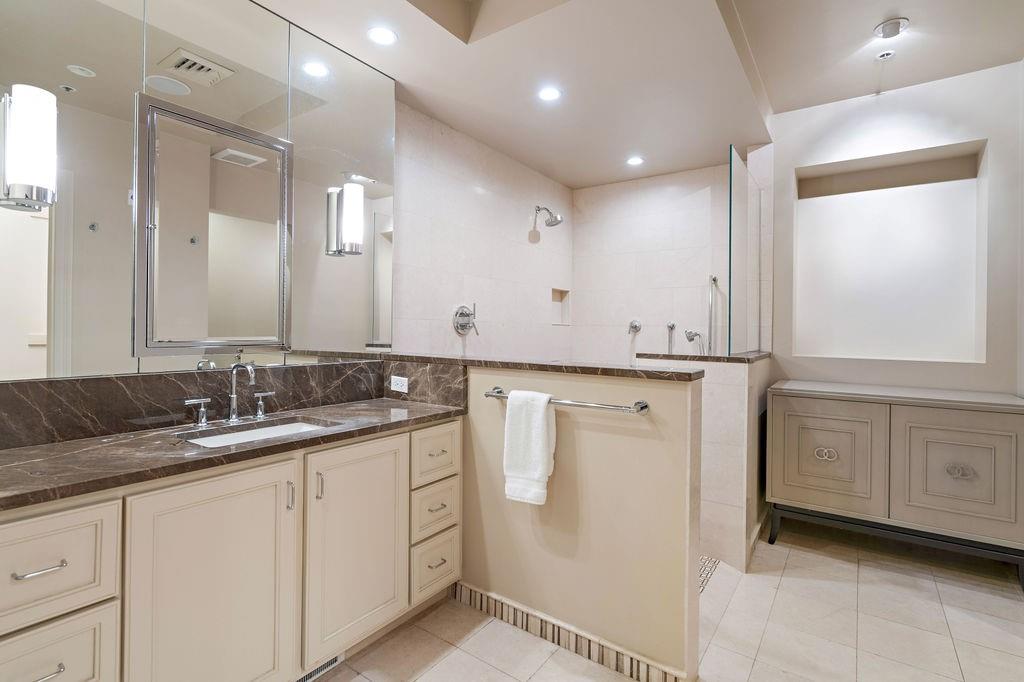 600 PORT OF ORLEANS Place 3B