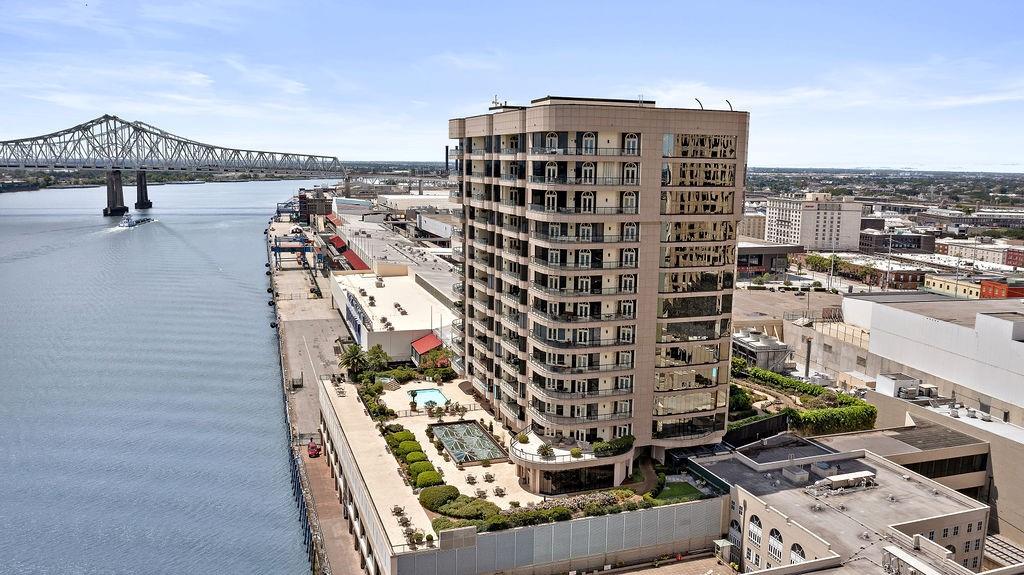 600 PORT OF ORLEANS Place 3B