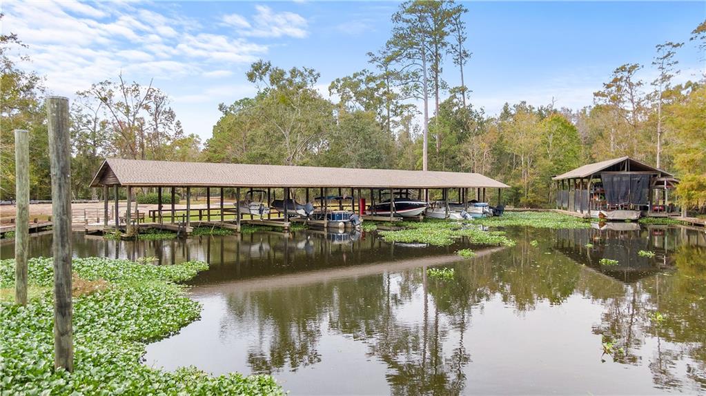 15 BRADY ISLAND Lane